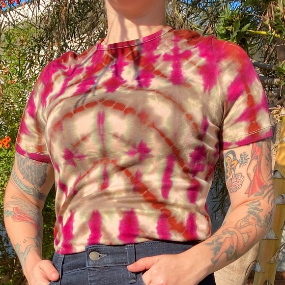 The Pieced V-Neck - Picture 3 of 4